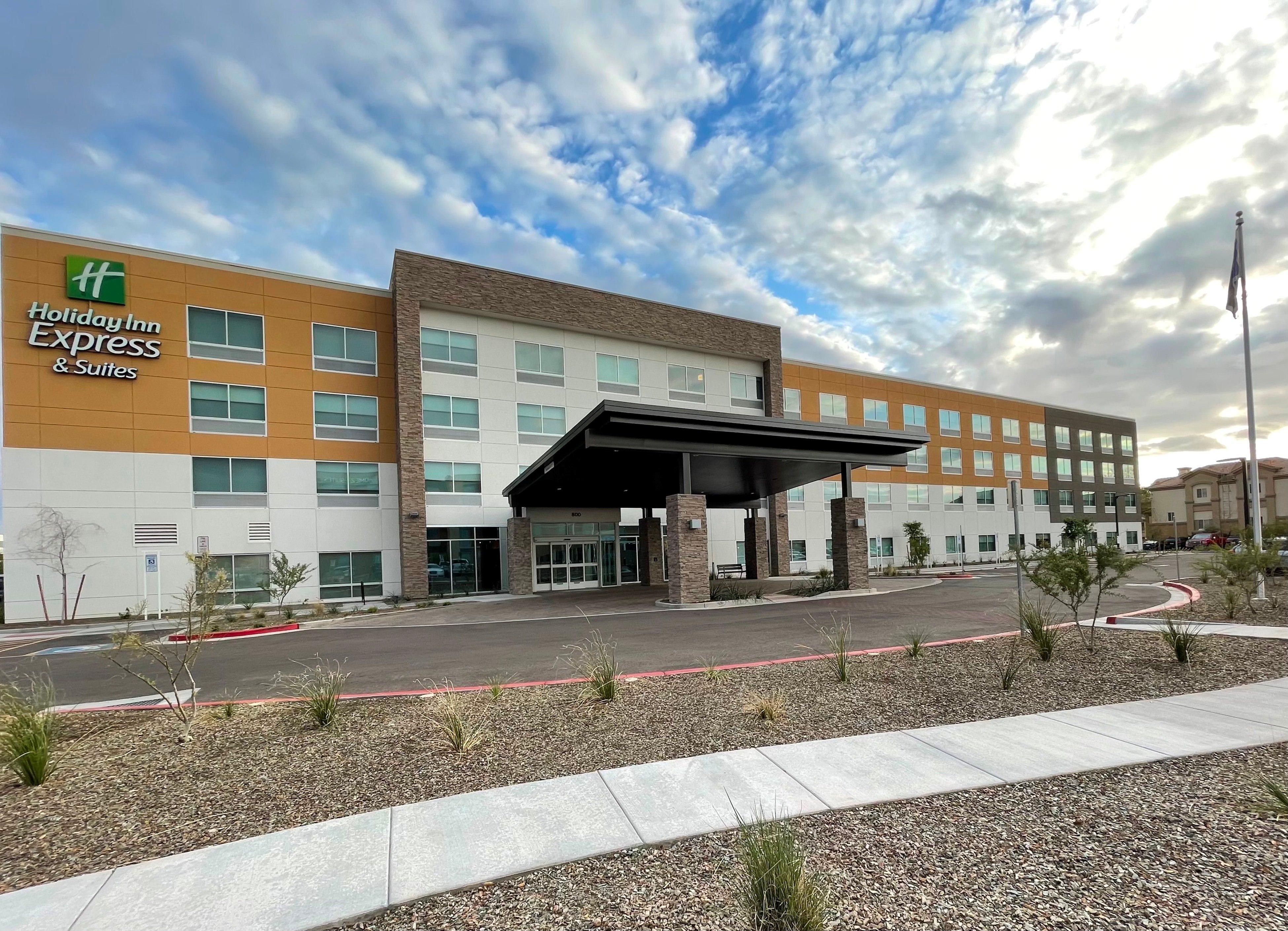 Holiday Inn Express & Suites - Phoenix - Airport North By Ihg Экстерьер фото